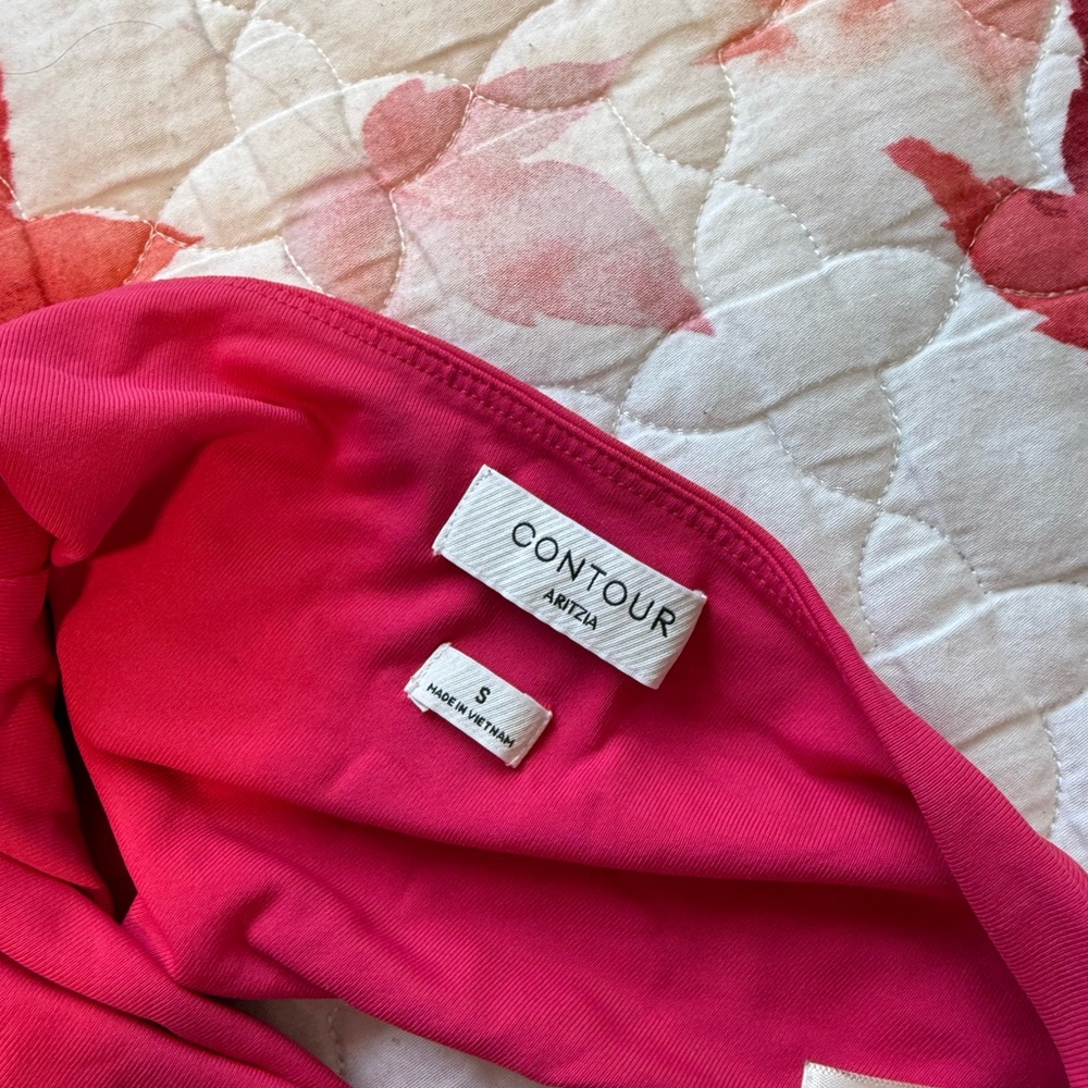 Aritzia contour cross over bodysuit - Picture 4 of 4